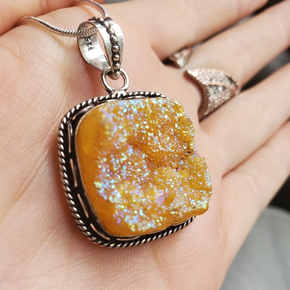 NEW Glitter Druzy Sparkle Necklace Yellow Square - Picture 3 of 3